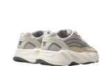 adidas-yeezy-boost-700-v2-cream-gy7924-sneakers-heat-3