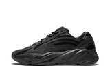 Adidas-Yeezy-Boost-700-V2-Vanta-FU6684-Sneakers-Heat-1