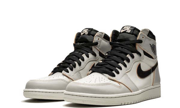 CD6578-006-Nike-Air-Jordan-1-SB-NY-To-Paris-Light-Bone-Sneakers-Heat-2