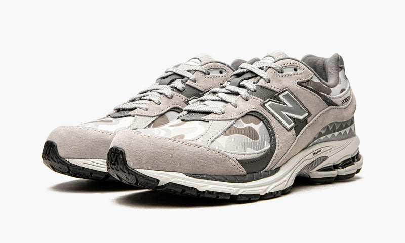 new-balance-2002r-bape-grey-m2002rbg-sneakers-heat-2