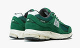 new-balance-2002r-suede-pack-nightwatch-green-m2002rhb-sneakers-heat-3
