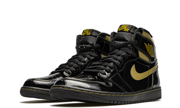 555088-032-nike-air-jordan-1-black-metallic-gold-2020-sneakers-heat-2
