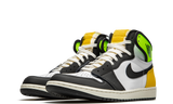 555088-118-nike-air-jordan-1-volt-gold-sneakers-heat-2