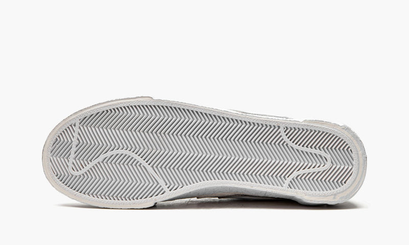 nike-blazer-low-sacai-white-patent-leather-dm6443-100-sneakers-heat-4
