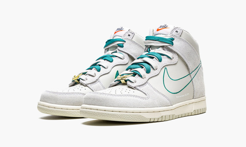 nike-dunk-first-use-sail-gs-dd0733-001-sneakers-heat-2