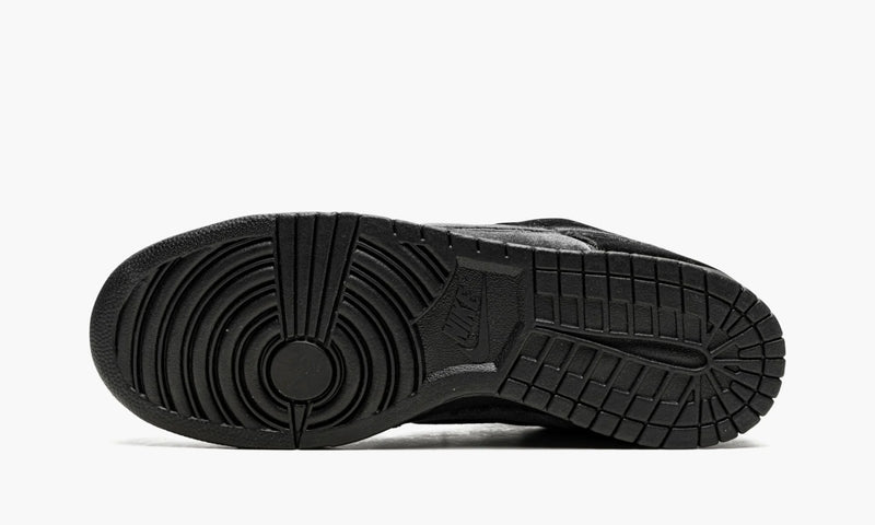 nike-dunk-low-dover-street-market-triple-black-velvet-sneakers-heat-4