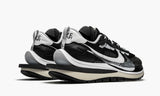 nike-vaporwaffle-sacai-black-white-cv1363-001-sneakers-heat-3